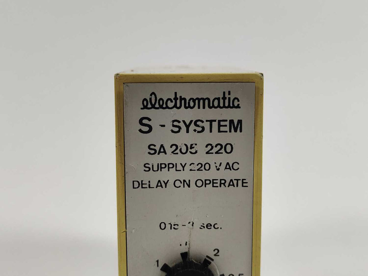 Electromatic SA 205 220 / SA205220 S-System relay 0,15-3 sec 220 VAC