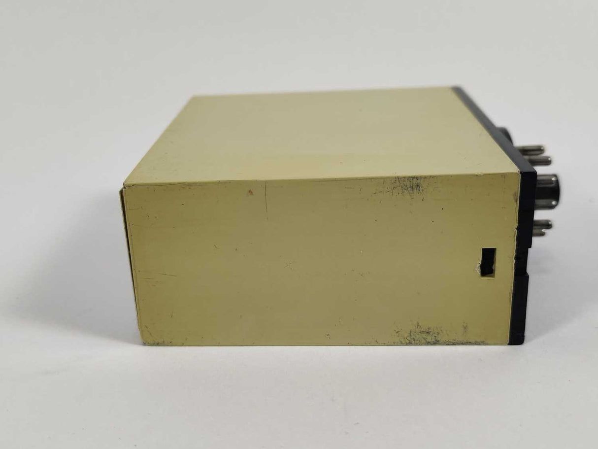 Electromatic SA 205 220 / SA205220 S-System relay 0,15-3 sec 220 VAC