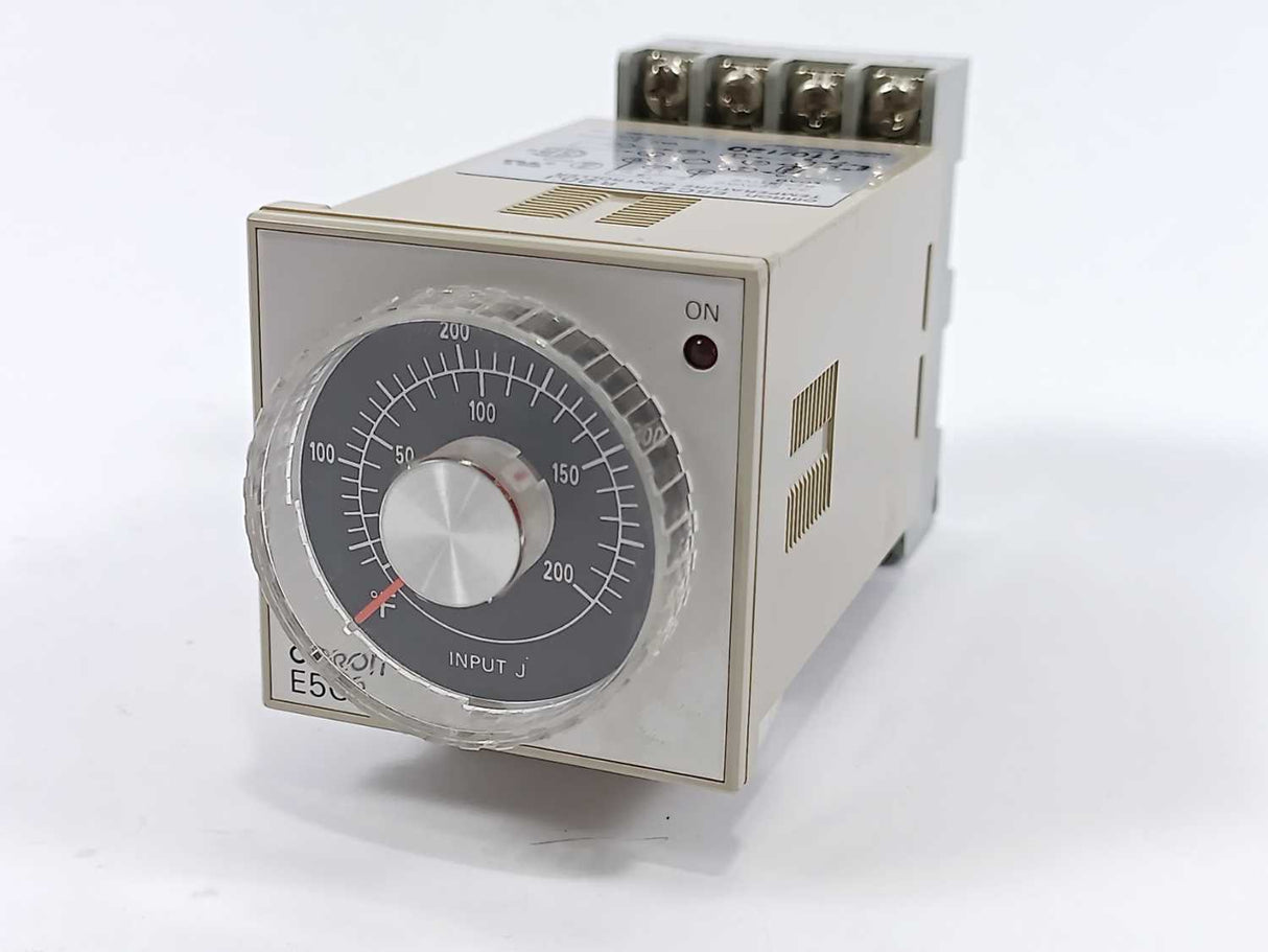 OMRON E5C2-R20J Temperature Controller