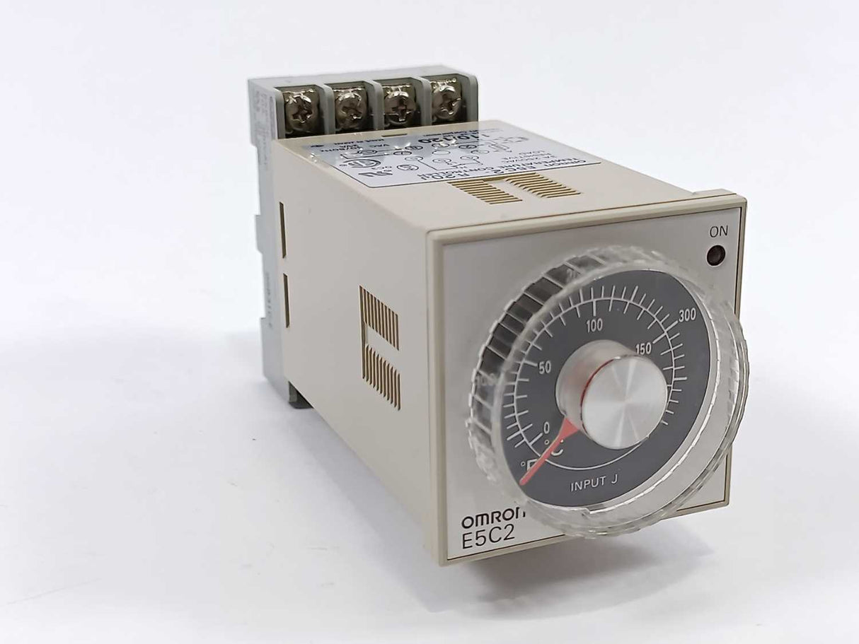 OMRON E5C2-R20J Temperature Controller