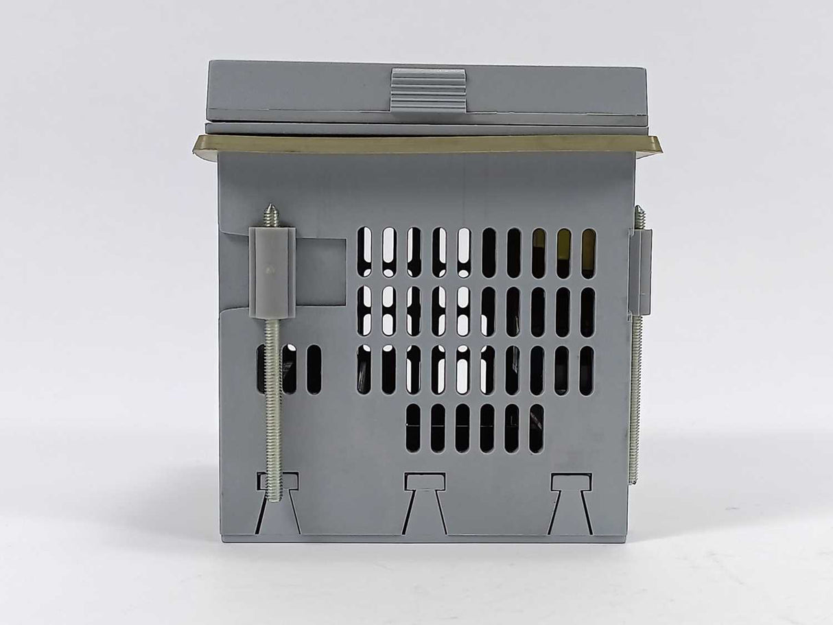 Jumo 703044/181-000-23/000 dTRON 304 Compact controller