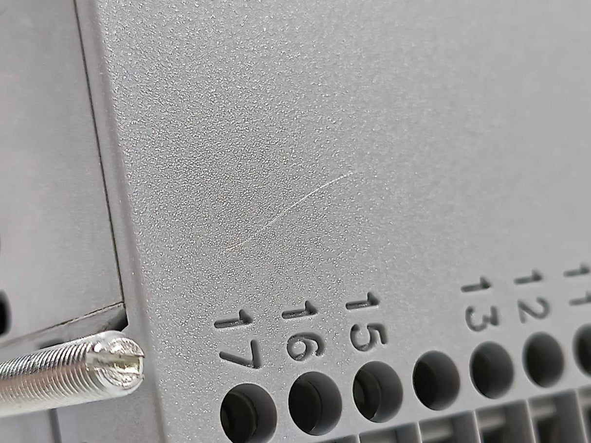 Jumo 703044/181-000-23/000 dTRON 304 Compact controller