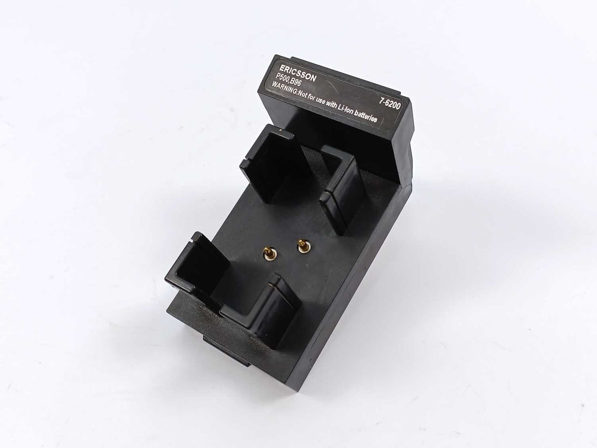 Cadex 7-6200 Ericsson P500, B96 Battery Adapter