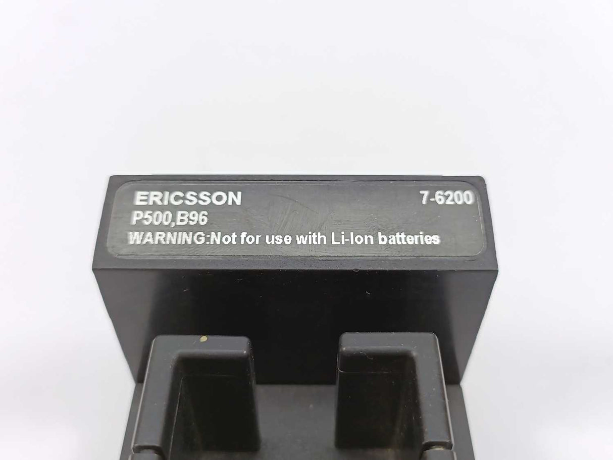 Cadex 7-6200 Ericsson P500, B96 Battery Adapter