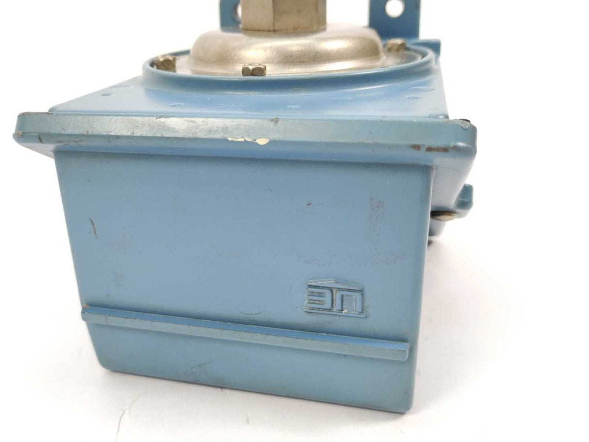 UE United Electric J402-552 Pressure and Temperature Switch