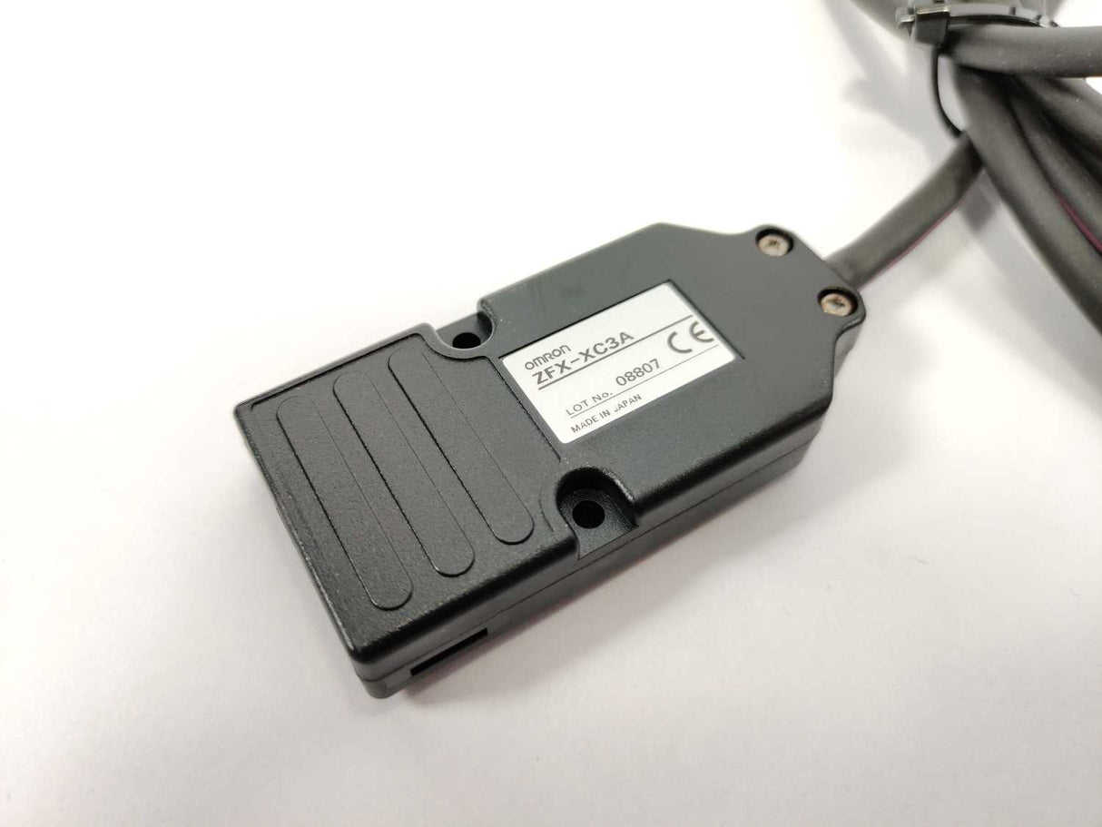 OMRON ZFX-C15 Smart Sensor AMP Unit + ZFX-XC3A