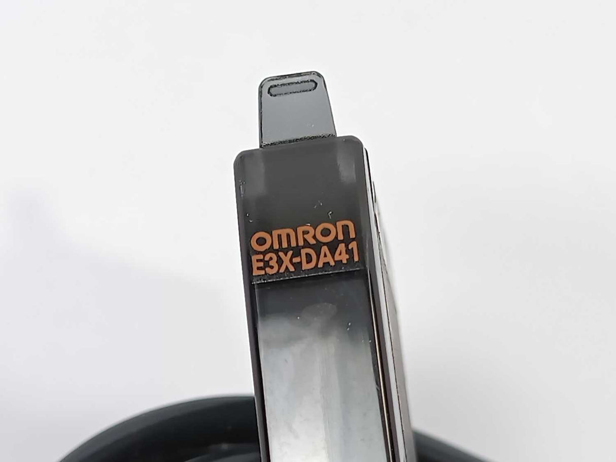 OMRON E3X-DA41 Photoelectric Switch 12-24 VDC, 2m