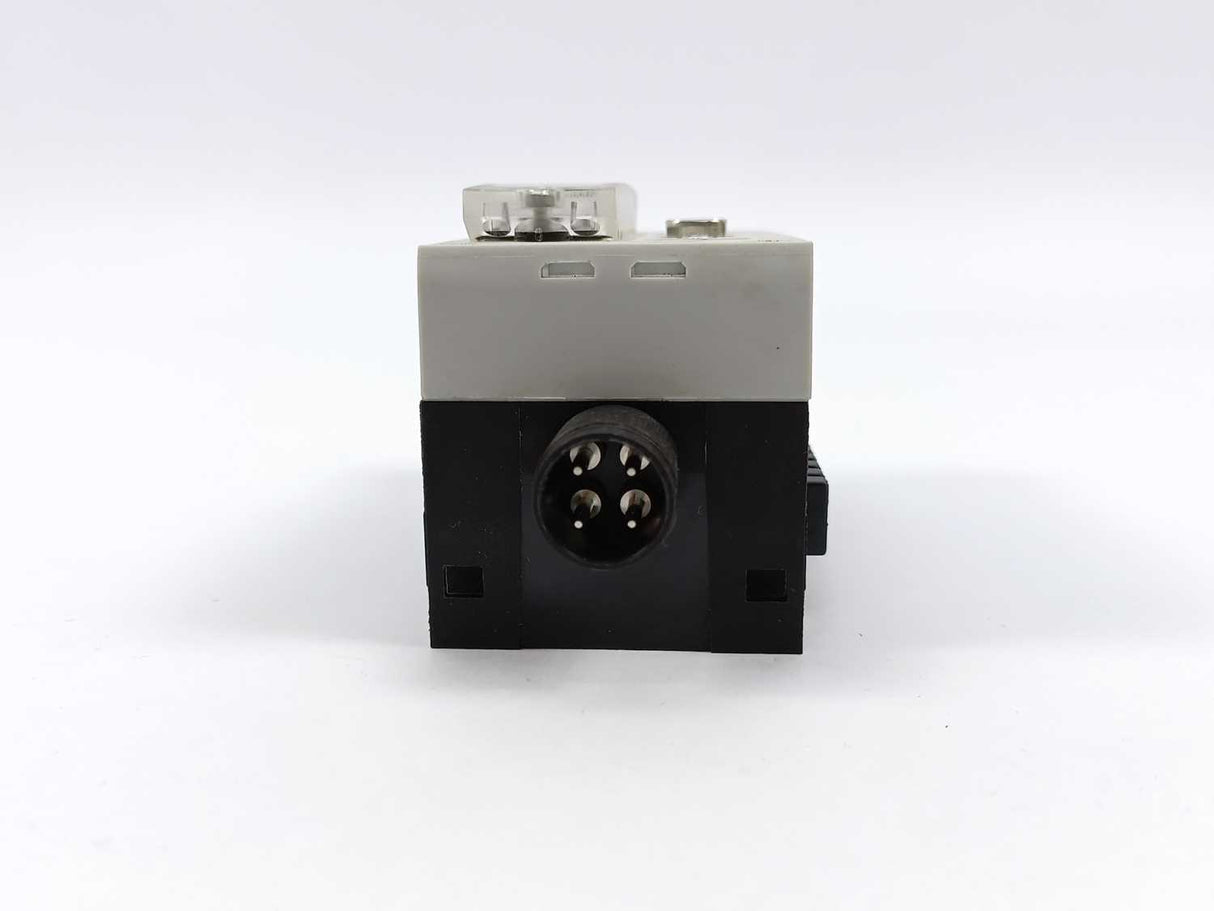 Festo 526172 CPX-FB11 Bus node w/ 195746 CPX-GE-EV-S Interlinking block