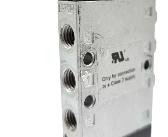 Festo 196927 CPE10-M1BH-5L-M7 Solenoid Valve w/ 662 523