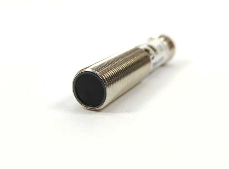 BALLUFF BOS 12M-PS-ID10-S4 BOS01Y2 Cylindrical Diffuse Sensors PNP (NO)