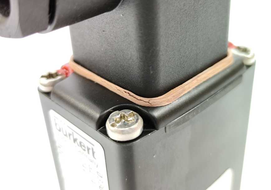 Bürkert 299307 Type 0330 2/2-way-solenoid valve; direct acting