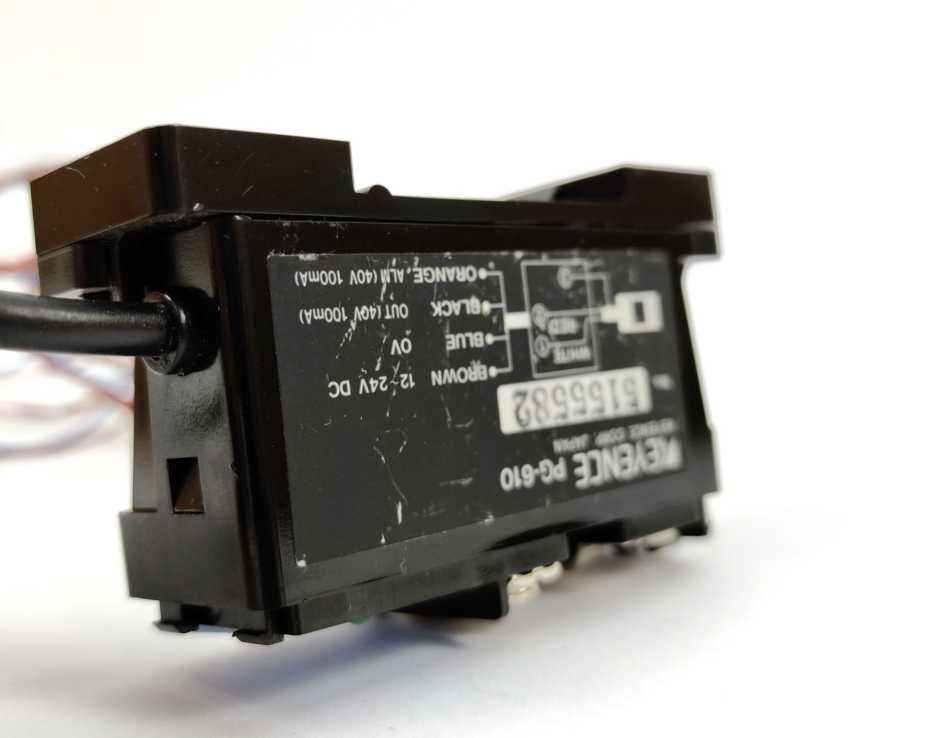 KEYENCE  PG-610 Amplifier Unit