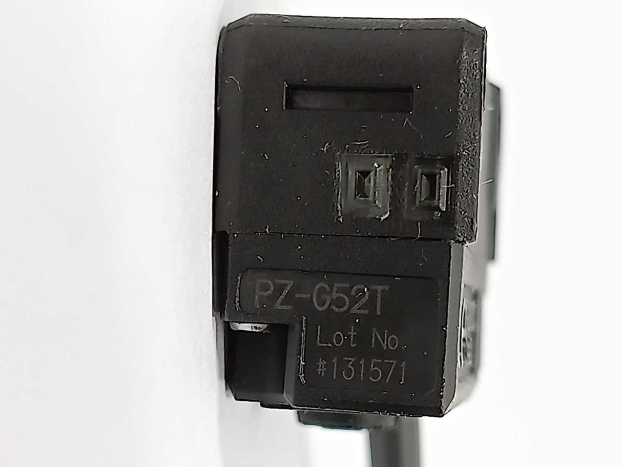 KEYENCE  PZ-G52P Photoelectric Sensor. Transmitter and Receiver