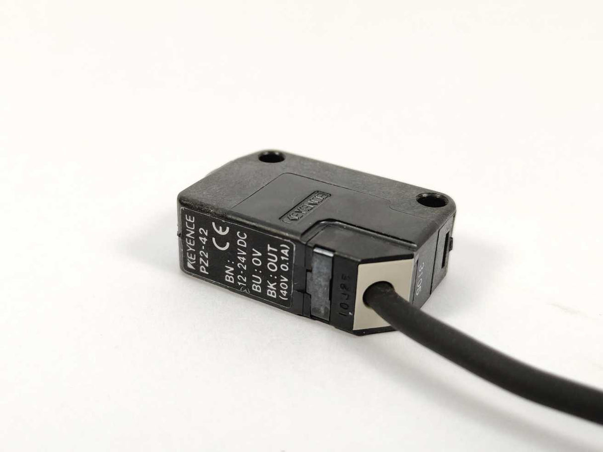 KEYENCE PZ2-42 Photoelectric Sensor