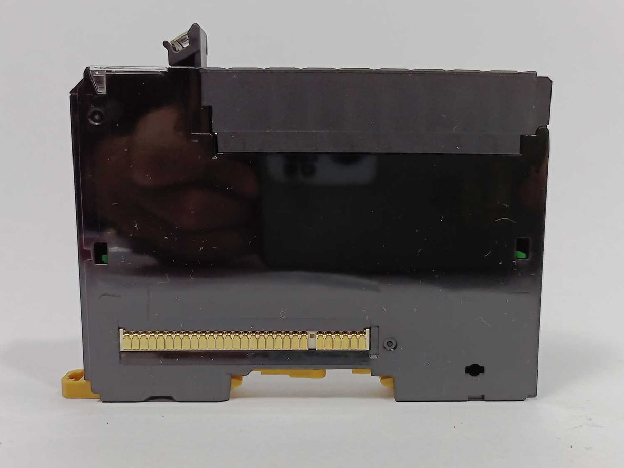 OMRON NX-AD3204 Analog Input Unit