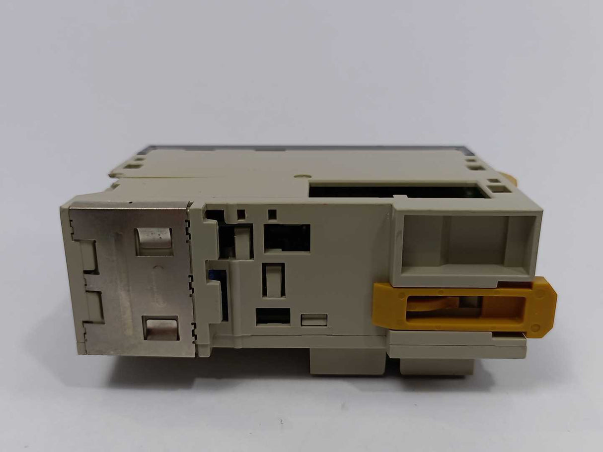 OMRON CJ1W-DA08C D/A Unit