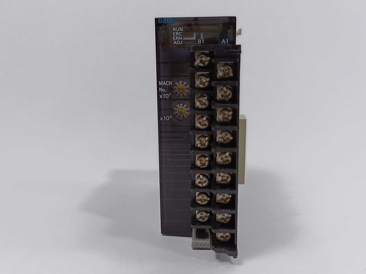 OMRON CJ1W-DA08C D/A Unit