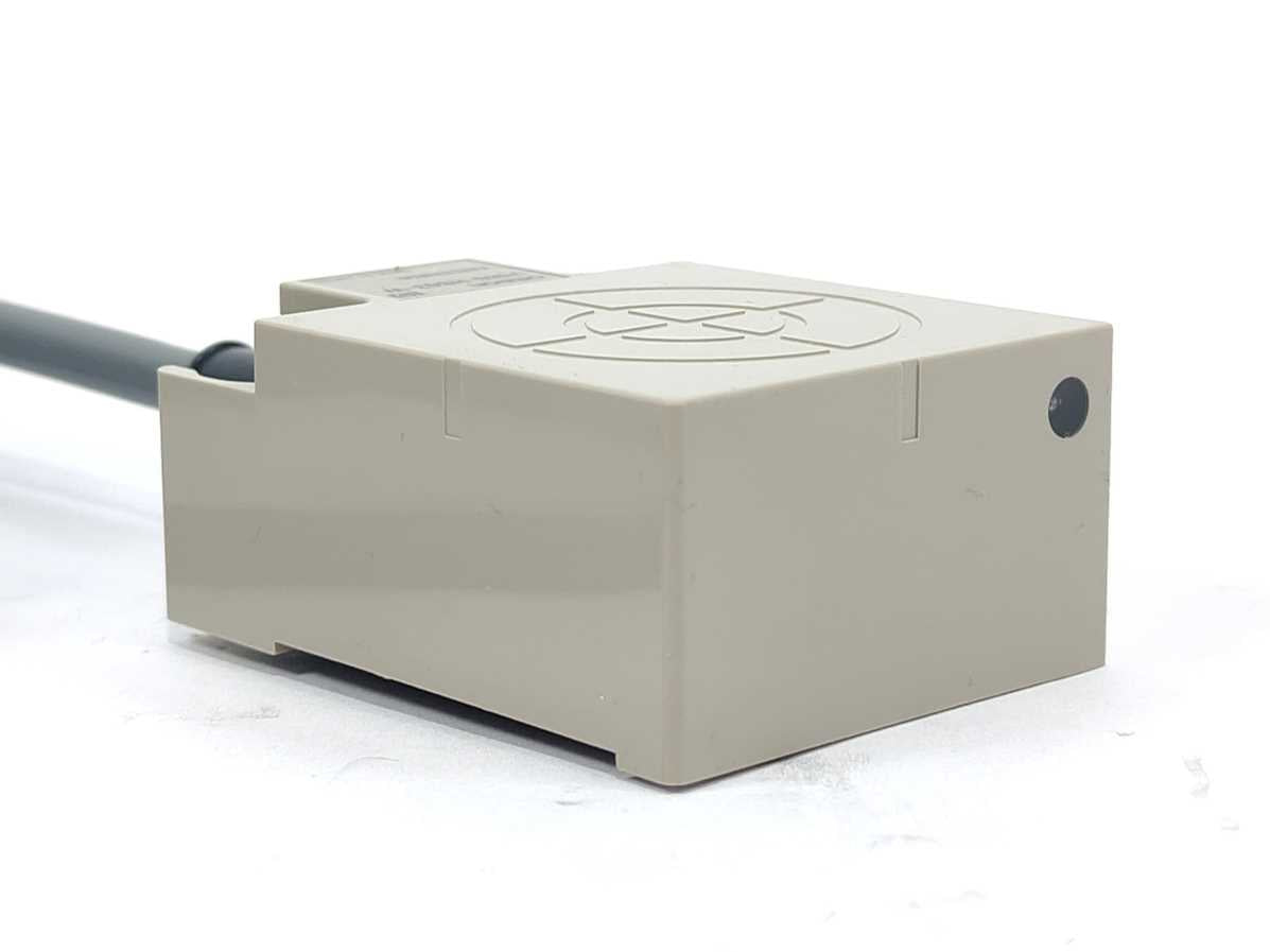 OMRON V680-HS63-W 2m ID System Antenna