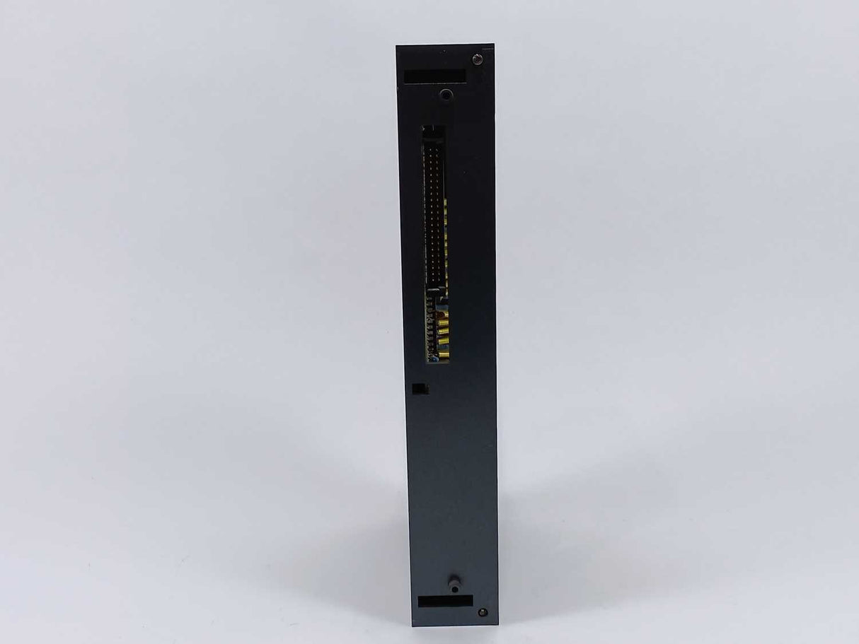 Idec Izumi Corp. PF2-N32B FA-2 32 DC 24V In Source-Sink