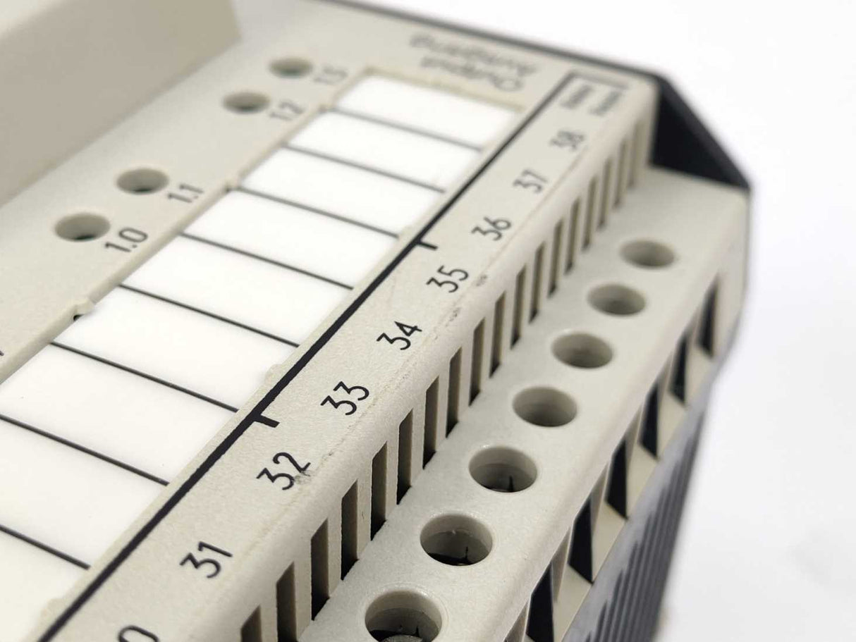 Siemens 6ES5101-8UA13 SIMATIC S5 101U Controller