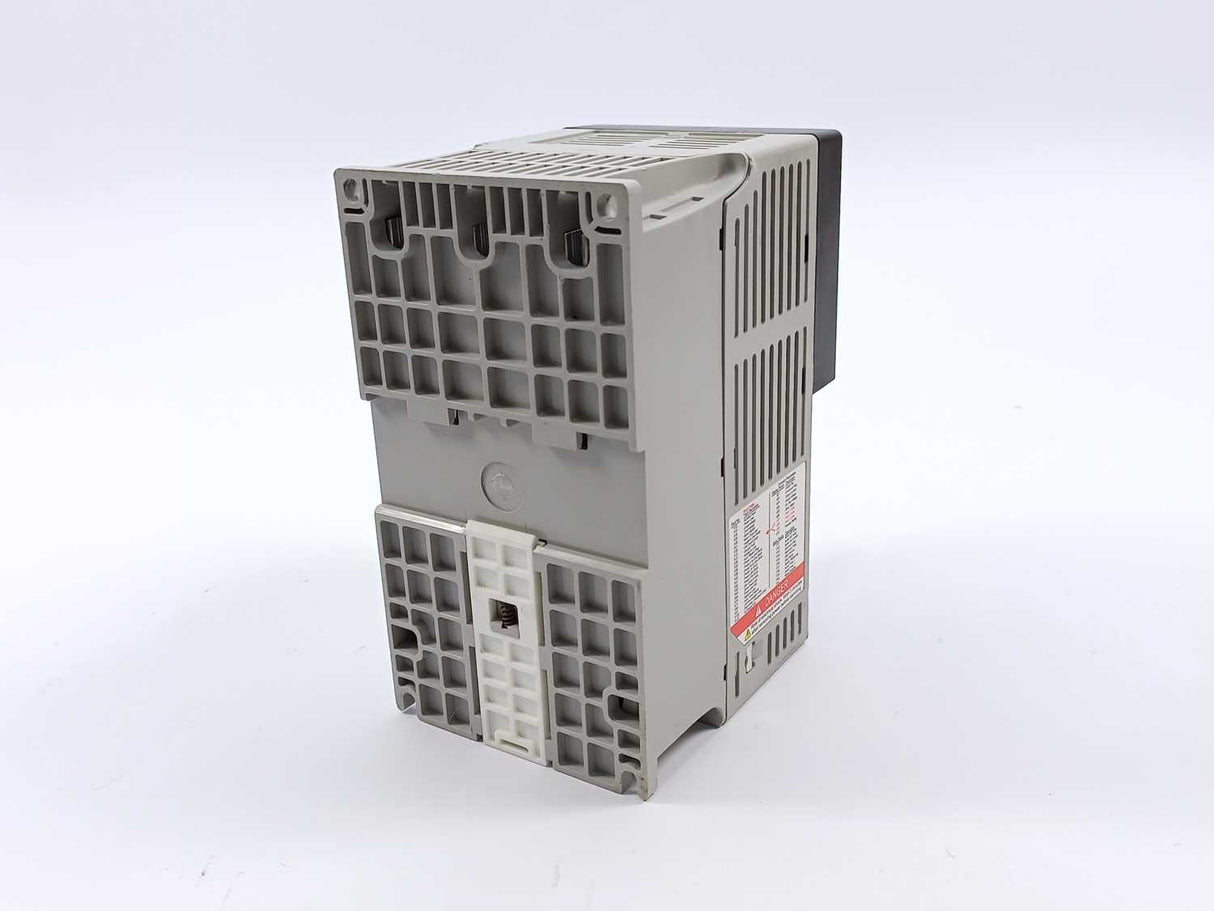 AB 33A-D6P0N104 Ser. A PowerFlex 40- 2.2 kW (3 HP) AC Drive