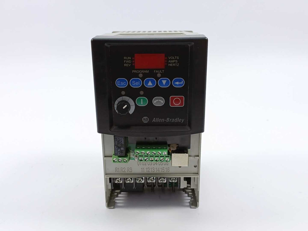 AB 33A-D6P0N104 Ser. A PowerFlex 40- 2.2 kW (3 HP) AC Drive