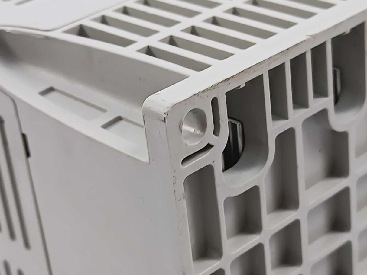 AB 33A-D6P0N104 Ser. A PowerFlex 40- 2.2 kW (3 HP) AC Drive