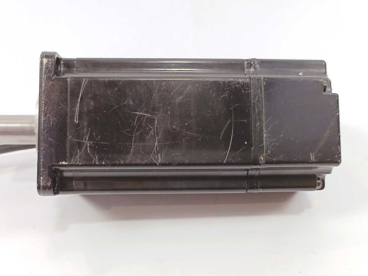 OMRON / YASKAWA SGMAH-04AAA41D-0Y AC SERVO MOTOR