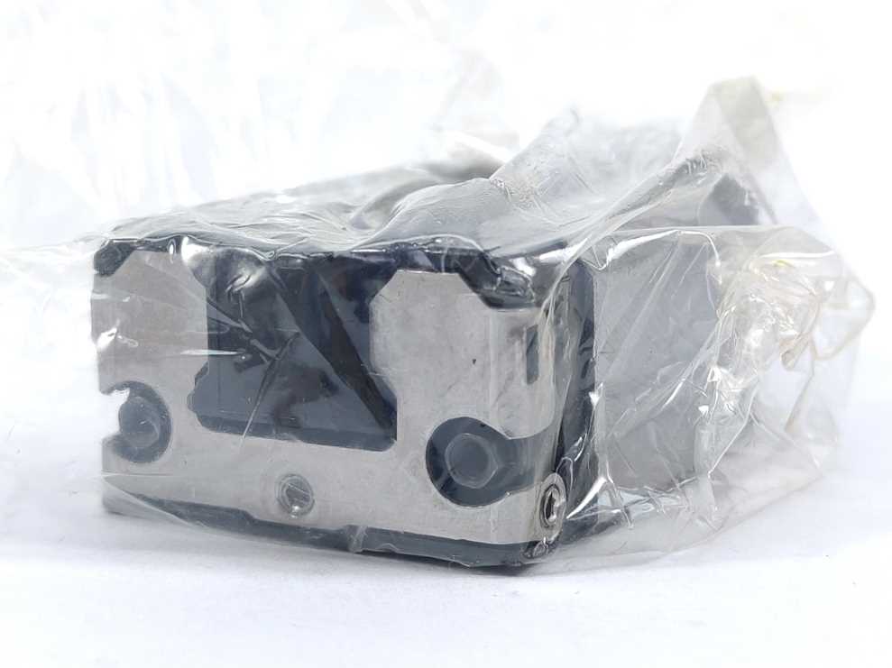 Bosch / Rexroth R166611420 Ball Runner Block Carbon Steel KWD-015-SKS-C1-N-1