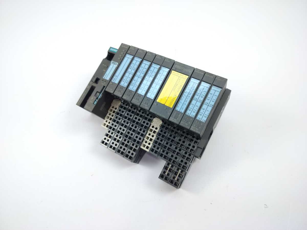 Siemens 6ES7151-3BA23-0AB0 SIMATIC S7 ET200S IM151-1 + 10 Modules