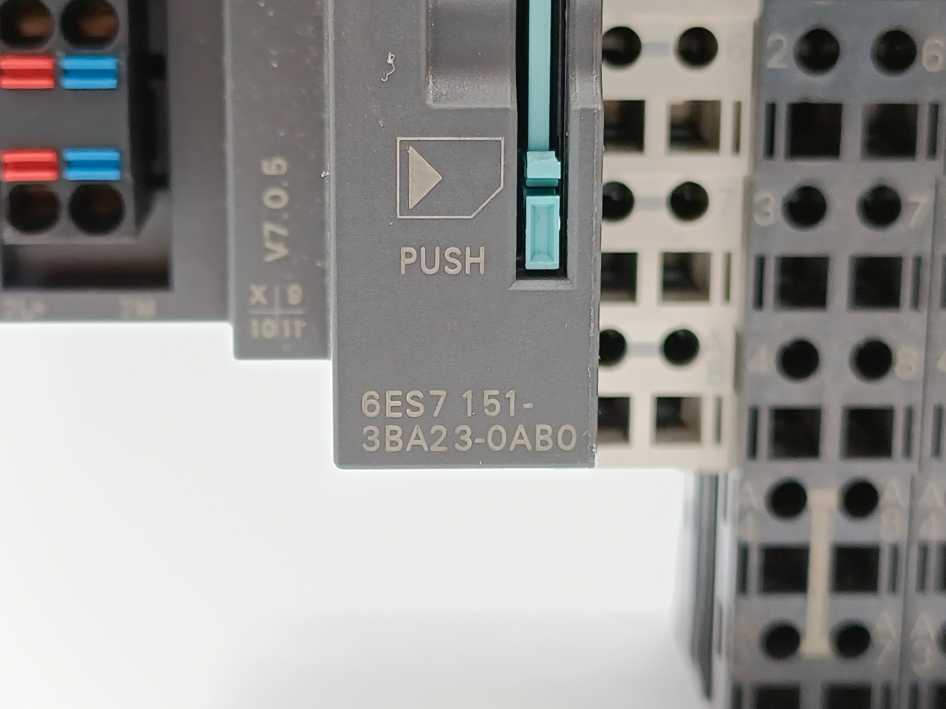 Siemens 6ES7151-3BA23-0AB0 SIMATIC S7 ET200S IM151-1 + 12 Modules