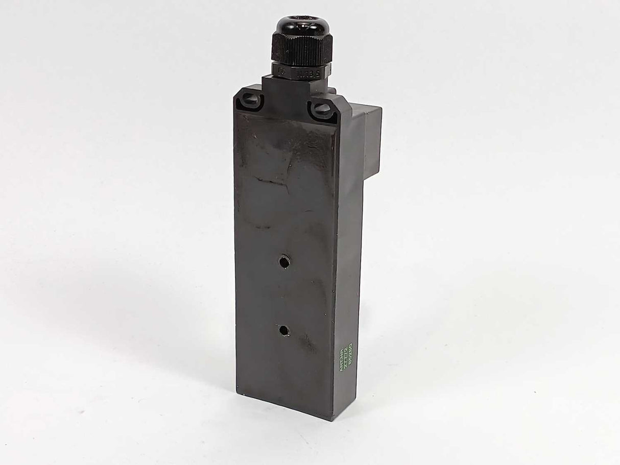 MURR Elektronik 27772 Passive Distribution Box With 8x M12 I/O (8-way)