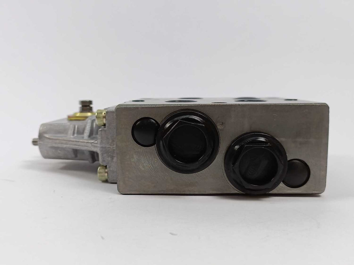 Danfoss 157B6203 PVB Valve w/ 155L3160 PVM32 Assembly