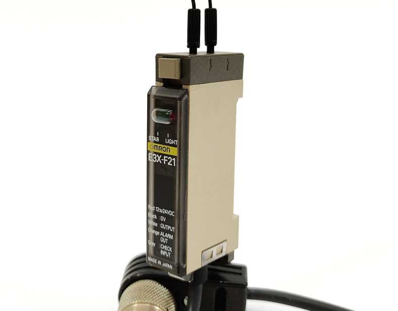 OMRON E3X-F21 Photoelectric Sensor 10-24VDC