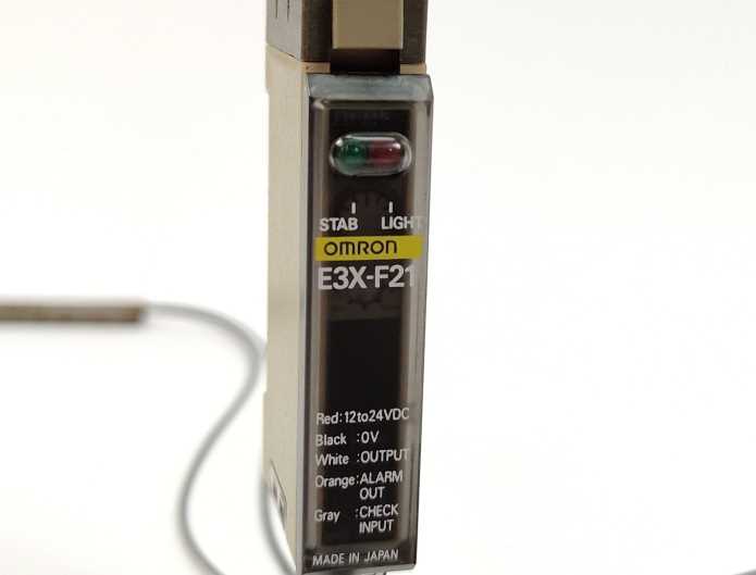 OMRON E3X-F21 Photoelectric Sensor 10-24VDC