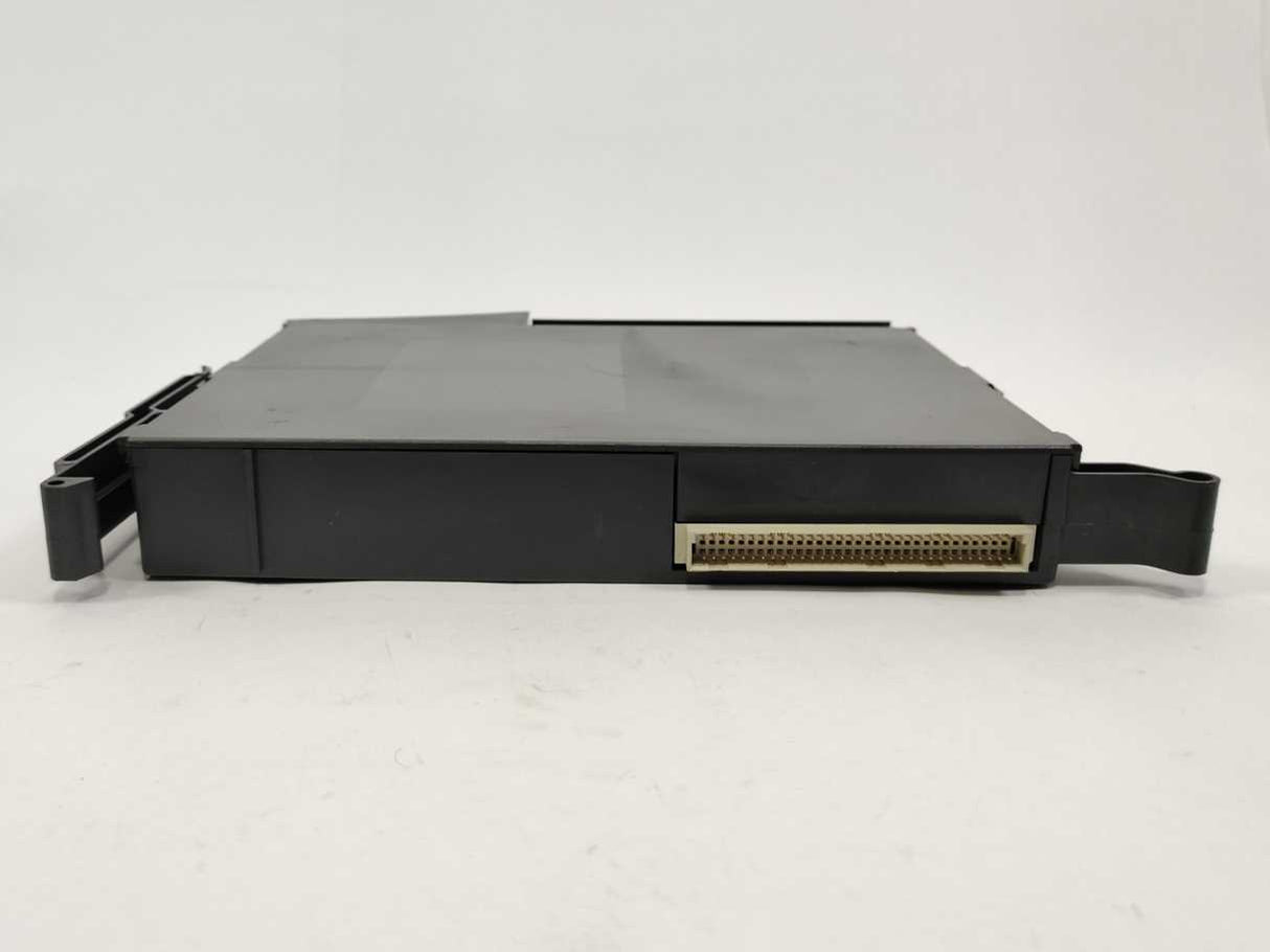 GIDDINGS & LEWIS 502-03518 -00R4 PiC900- Output ±10V DC Module, 8 ch