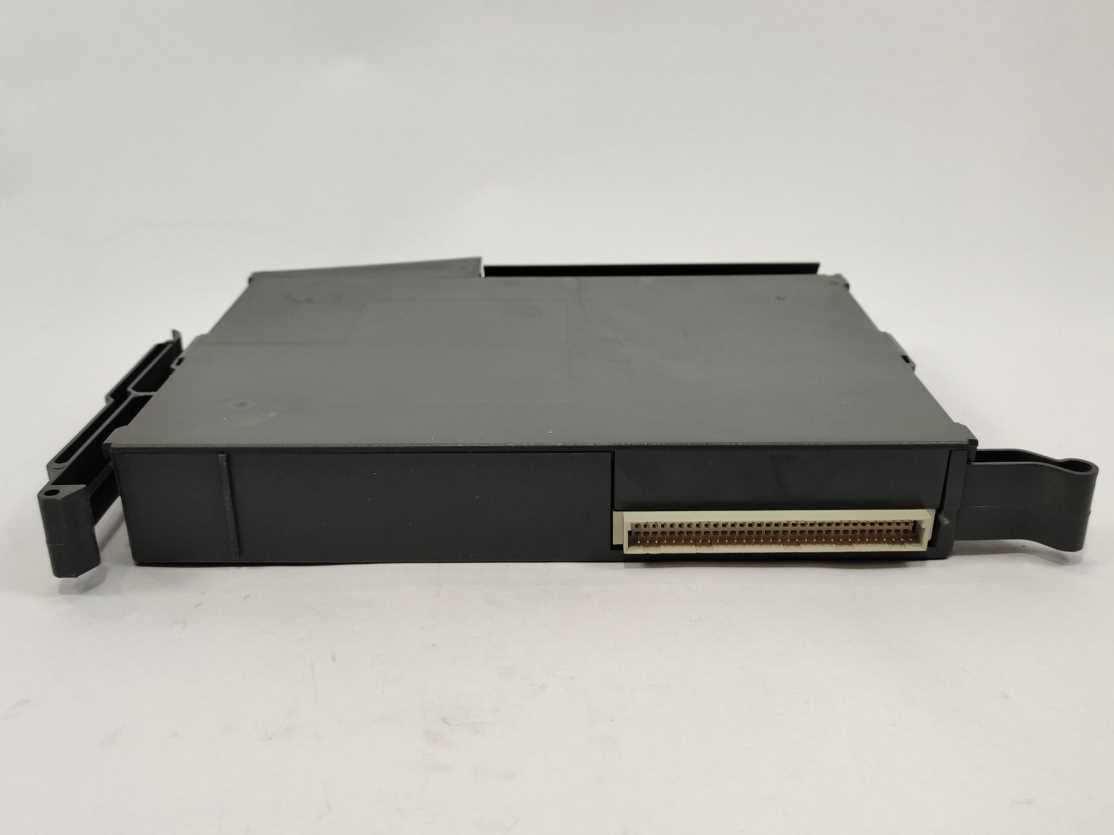 GIDDINGS & LEWIS 502-03640-00R1 PiC900, OUTPUT 24V DC