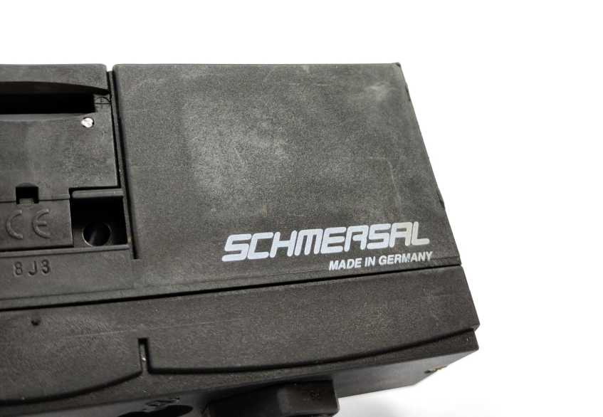 Schmersal 101141020 AZM 170-02ZRKA, 24VAC/DC SAFETY INTERLOCK SWITCH