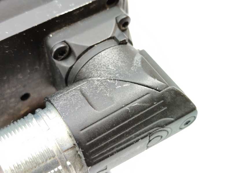 LENZE MCS 09D41-RS0P1-A14N-ST5S00N-R0SU 15137420 Servo Motor 320V 2.3A