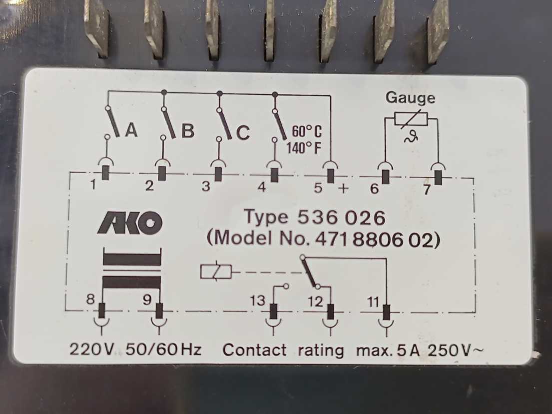 AKO 471880602 536026 3-Stage Temperature Controller