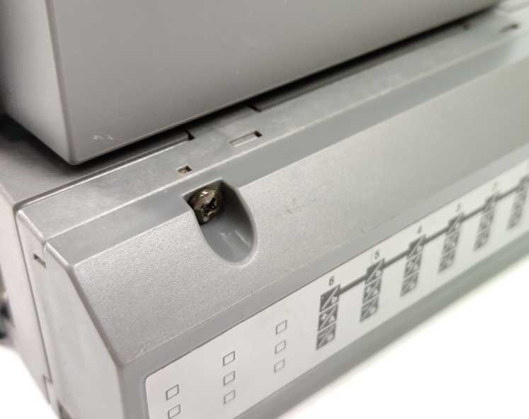 Yokogawa DX106-1-2 DAQSTATION DX100 Paperless Recorder