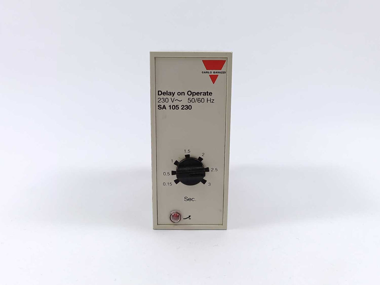 Carlo Gavazzi SA 105 230 3-60 sec. 230 VAC Relay. Delay on Operate