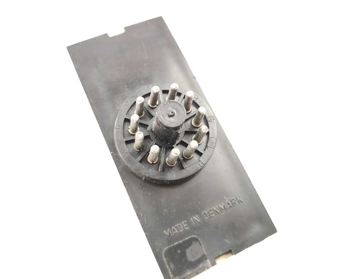 Electromatic SV 115 220 Cond. Liquids Dual Level Relay 3,5-25KΩ