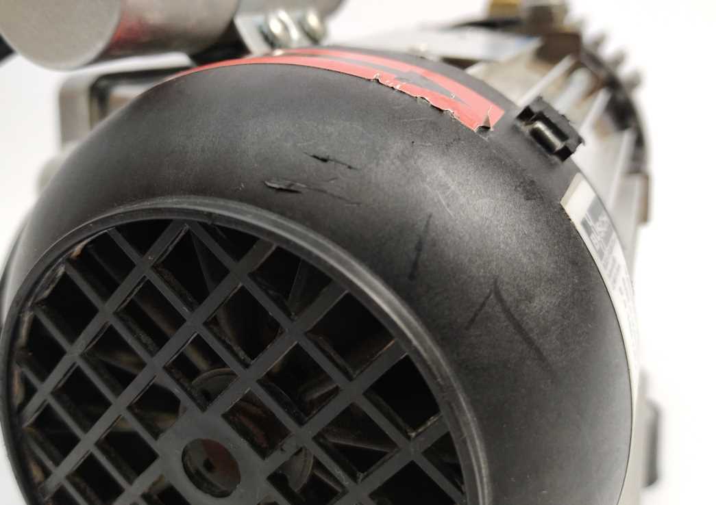 Hanning Elektro-Werke E5yz2B-046 0.1/0.12kW Vacuum Pump Busch SV 1003 D 000 PLZZ