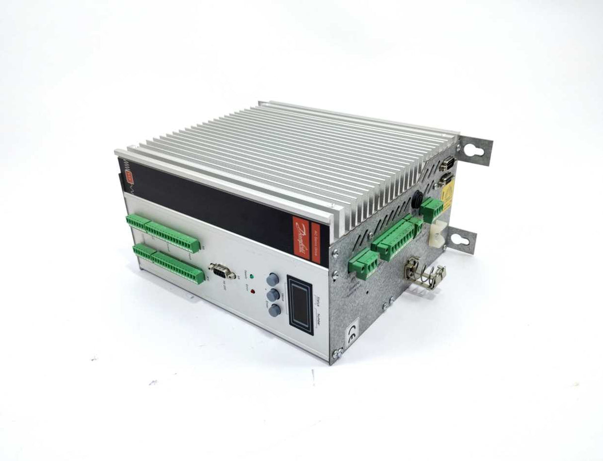 Danfoss 175G6302 SCS 2500/F3 AC Servo Drive
