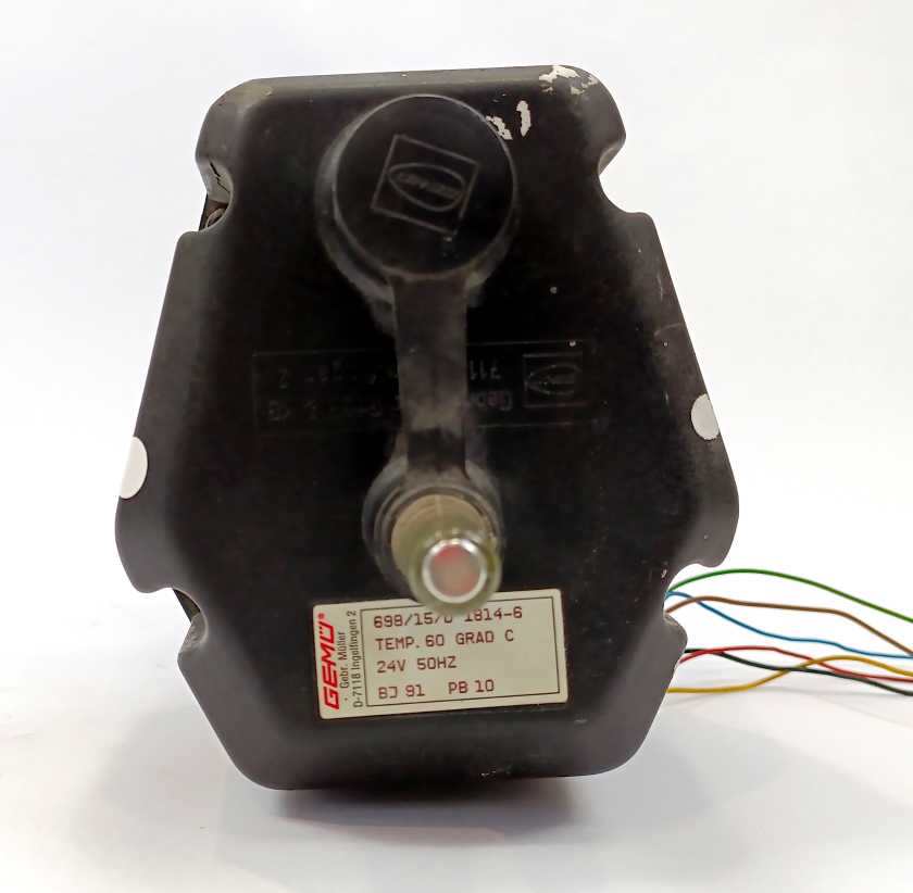 GEMÜ 698 15D 1814-6 Diaphram Valve 24V