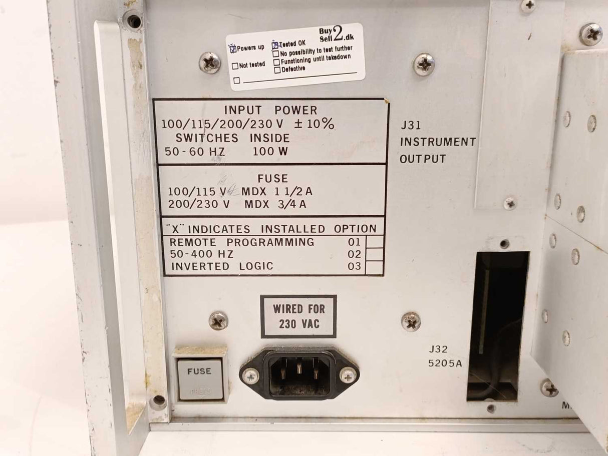 Fluke 5200A Programmable AC Calibrator 1mV to 100V
