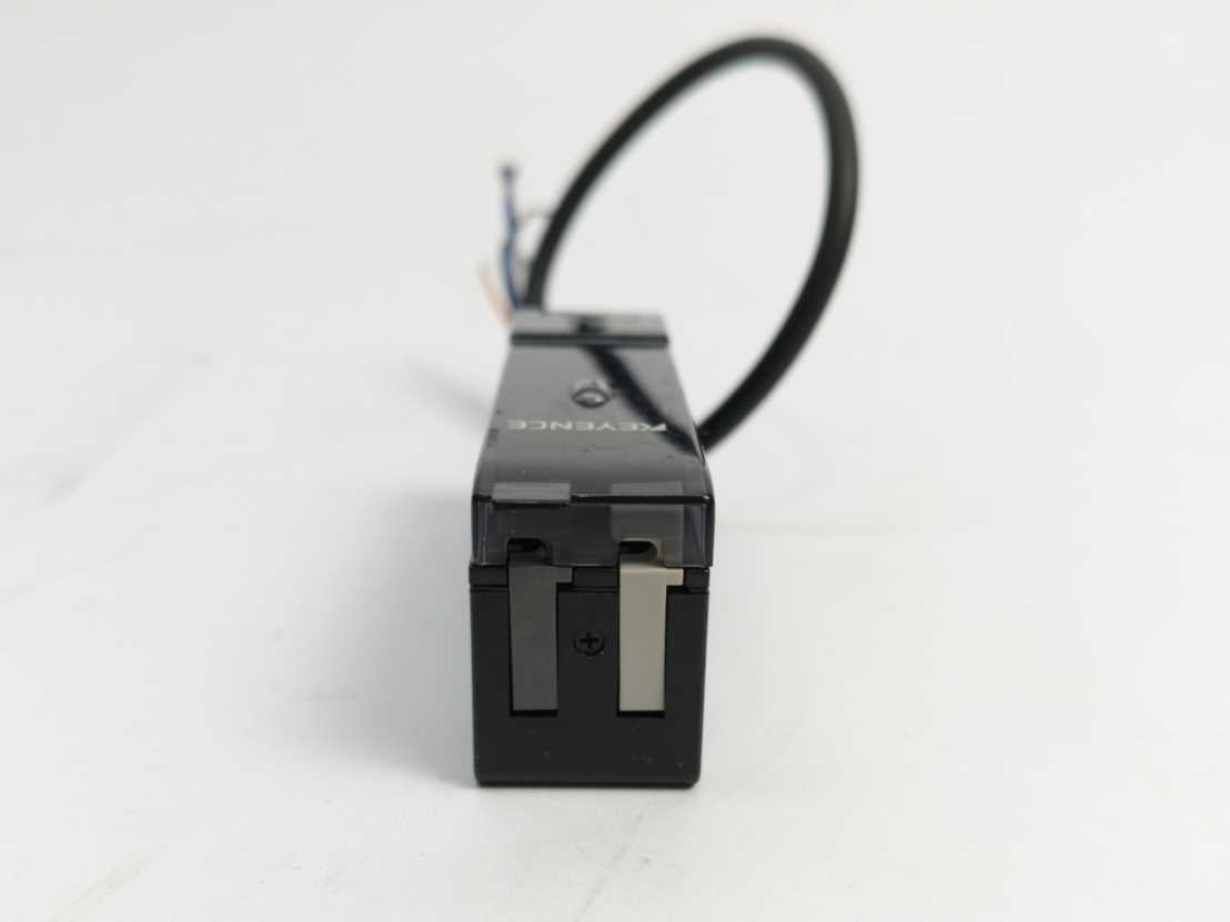 OMRON E3S-AT11-D Medium Photoelectric Sensor