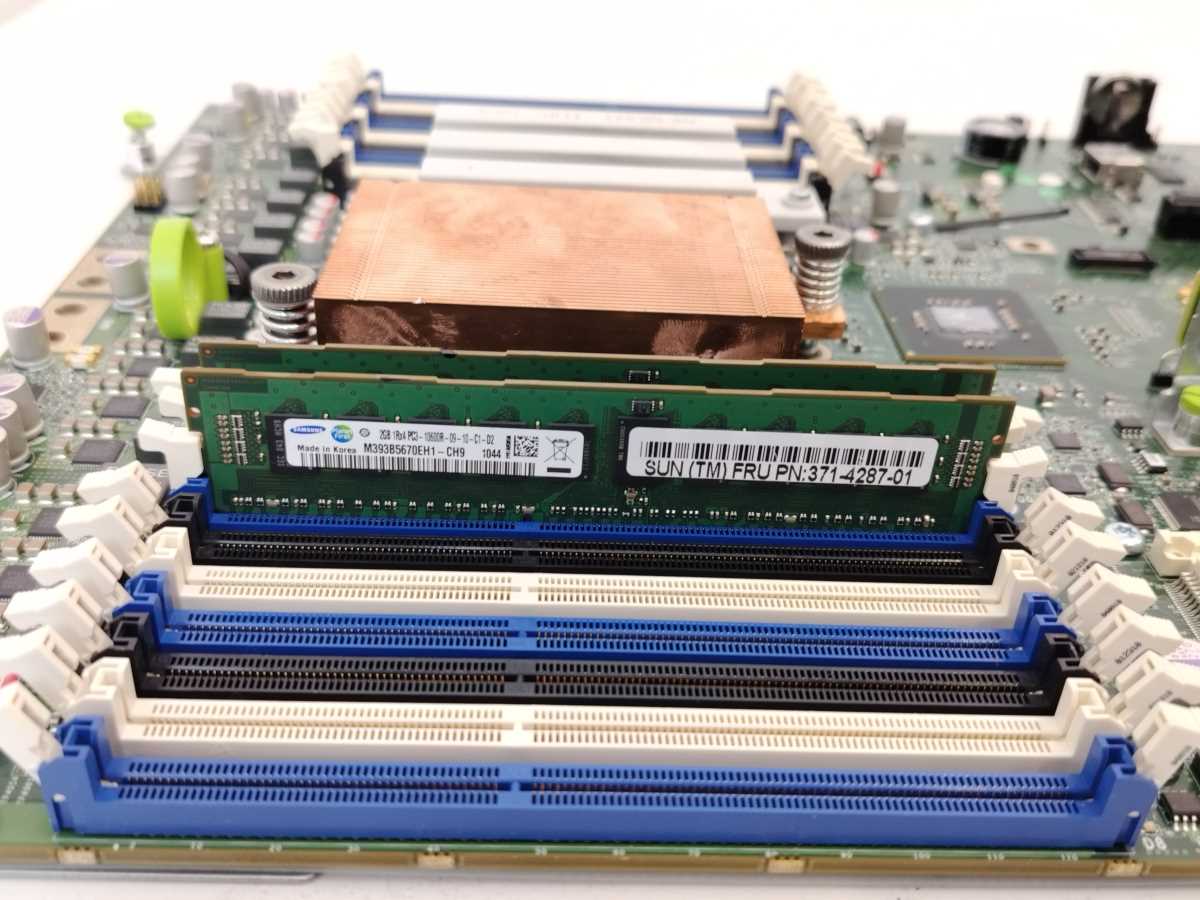 Sun Fire 501-7917-11 X4170, 2x LGA1366 18x DDR3