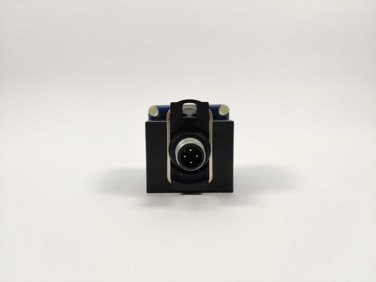 TELEMECANIQUE XS8C2A4PCM12 Inductive proximity sensor